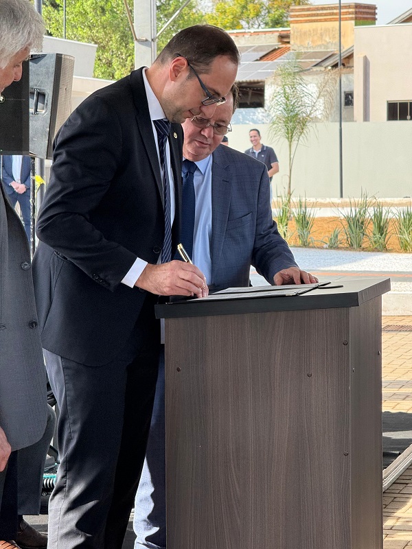 Inaugura Forum Maracaju Dr Pedro Paulo Assina