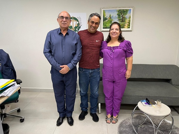 Dra Angela e Dr Eugenio com maestro