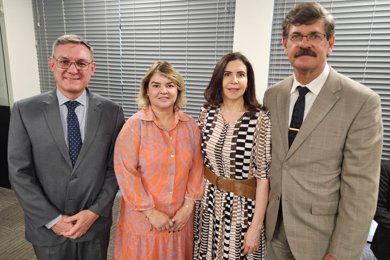 Posse_Procurador_Silvio_MPMS_-_dra._Renata-1.jpg