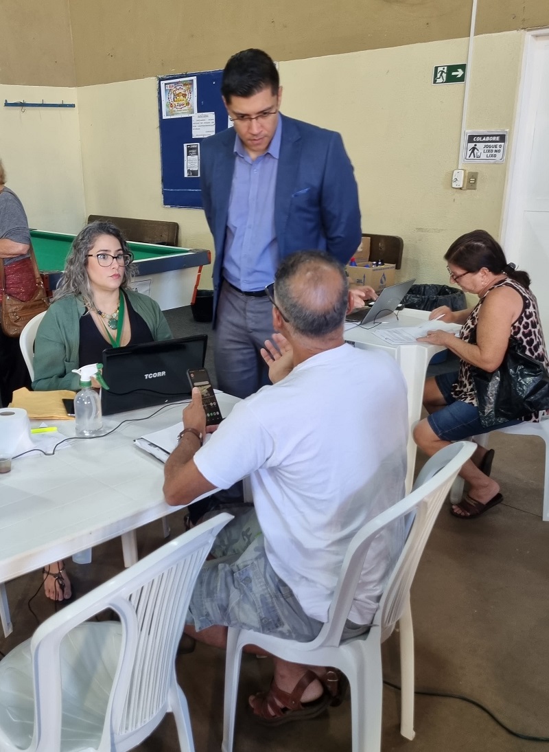 Van dos Direitos Vovo Ziza Dr Cadu OK