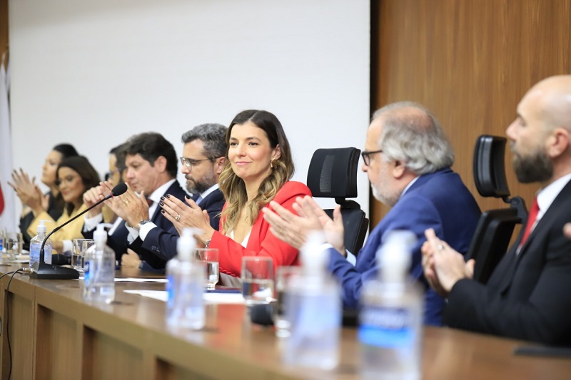 Dr Anderson mesa congresso