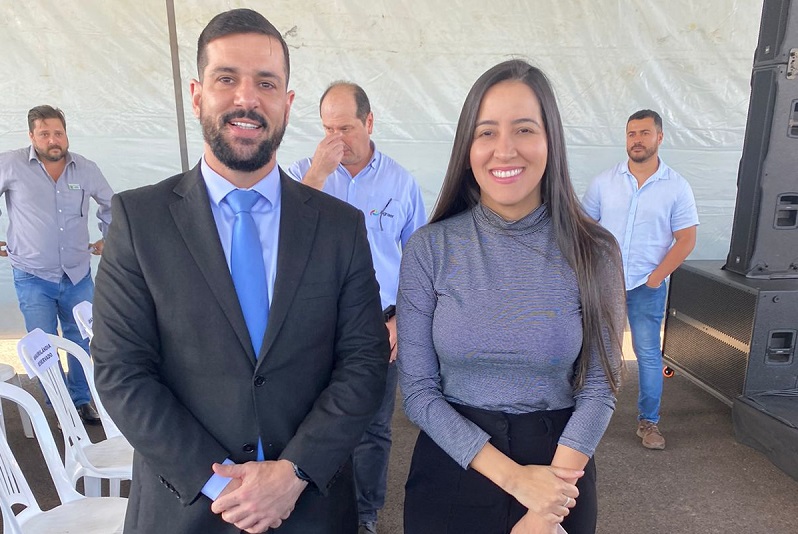 Dr Homero Ana Nardes entrega Maquinarios
