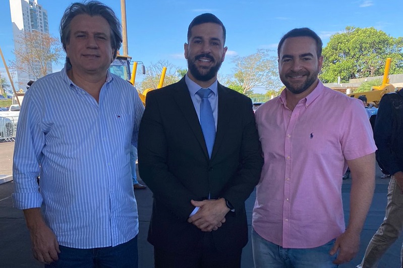 Dr Homero autoriadades entrega maquinarios