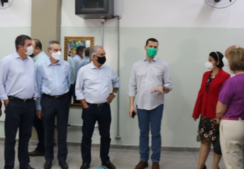 Dra Patricia reuniao entrega reforma