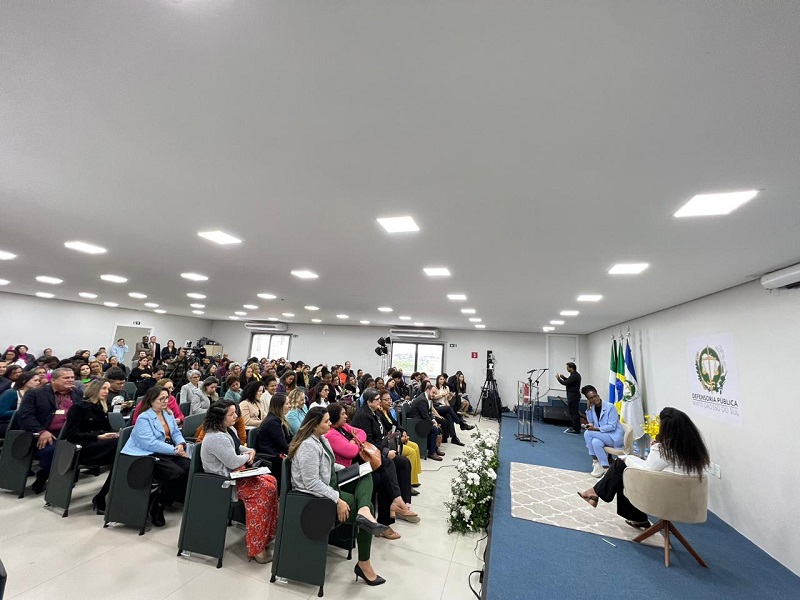 Publico palestra Djamila