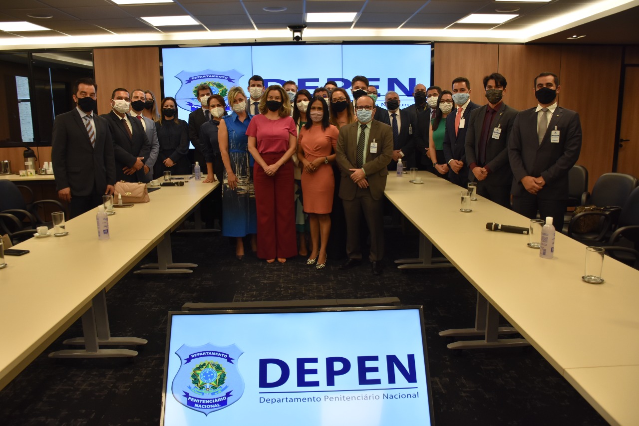 reuniao-membros-depen